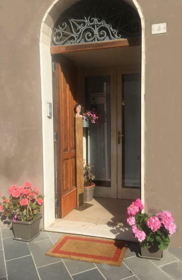 Bed and Breakfast 4 In Piazza Сорсо Экстерьер фото